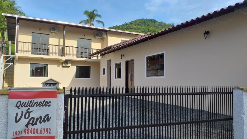 Quitinete Vo Ana Hotel Penha  Bagian luar foto