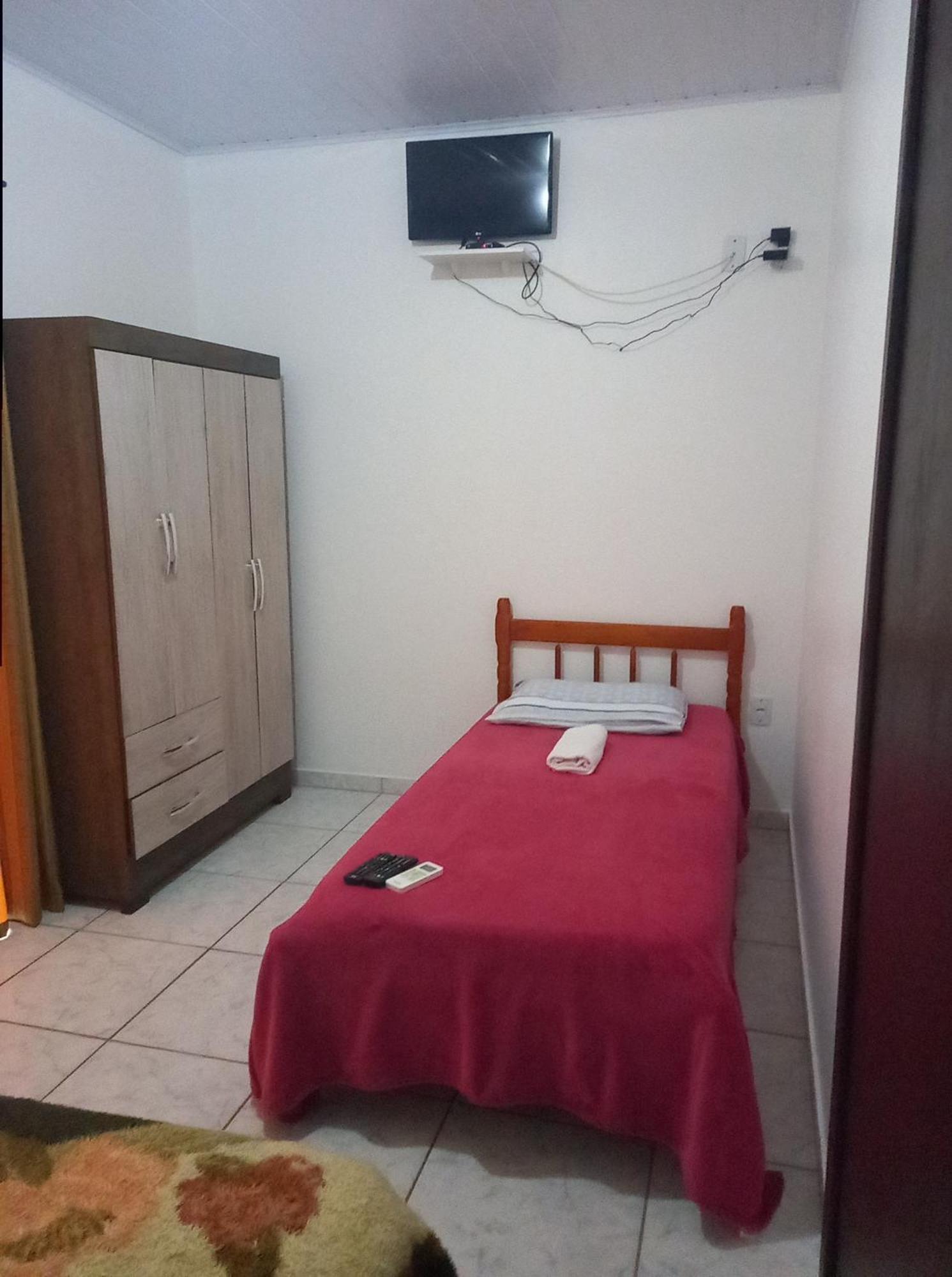 Quitinete Vo Ana Hotel Penha  Ruang foto